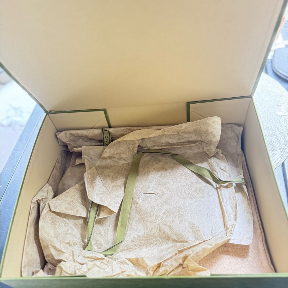 Gucci Green Patterned Box - Picture 2 of 3